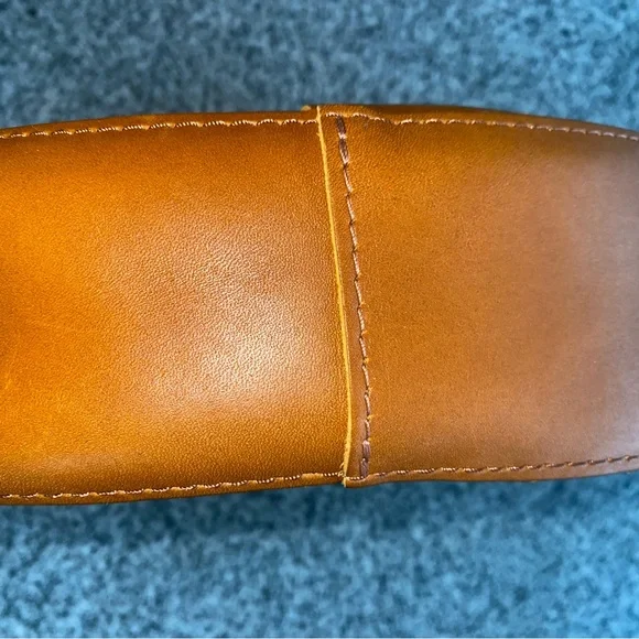 Portland Leather Goods Nora Bag in Honey - Picture 8 of 10